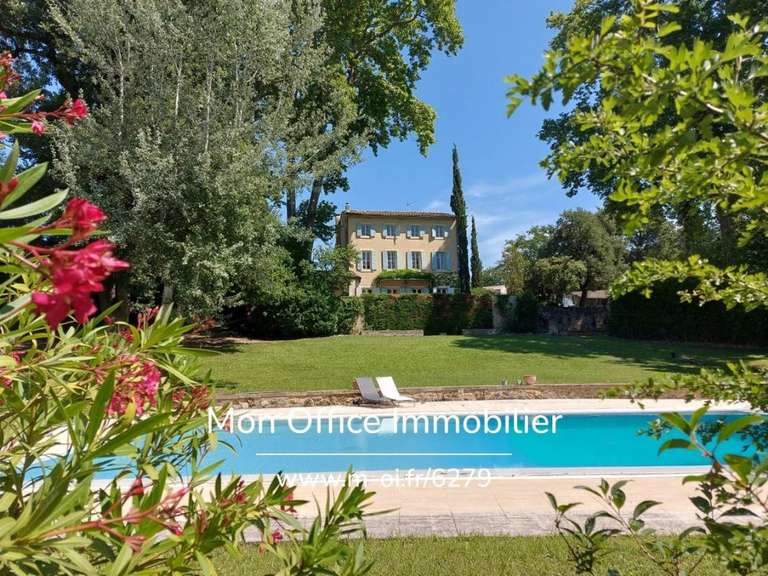 Propriété Cadenet - 13 chambres - 450m²