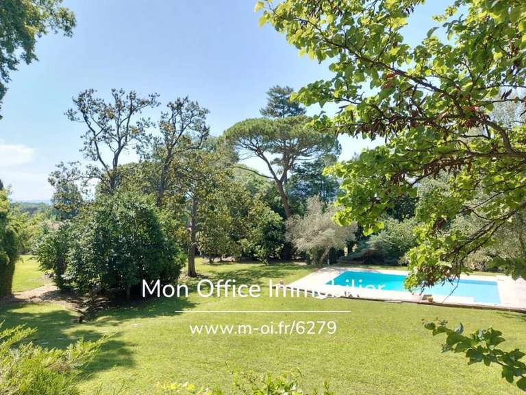 Propriété Cadenet - 13 chambres - 450m²