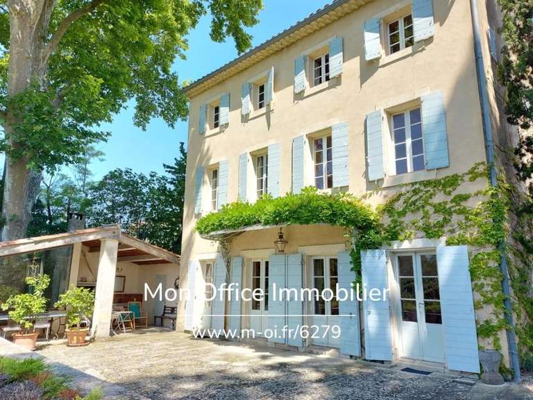 Propriété Cadenet - 13 chambres - 450m²