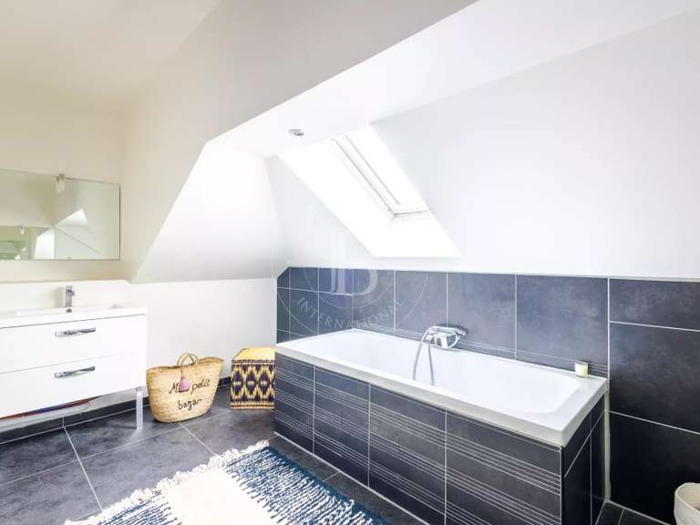 Maison Caen - 4 chambres - 210m²