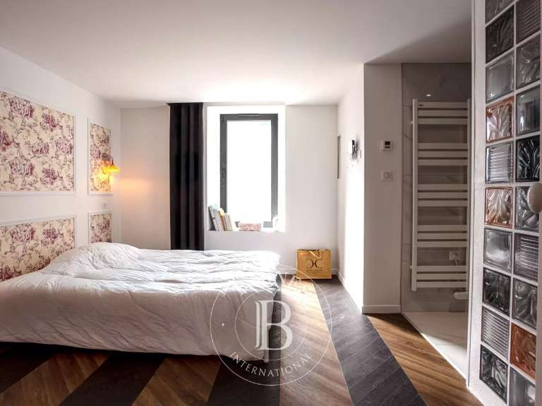 Maison Caen - 3 chambres - 229m²