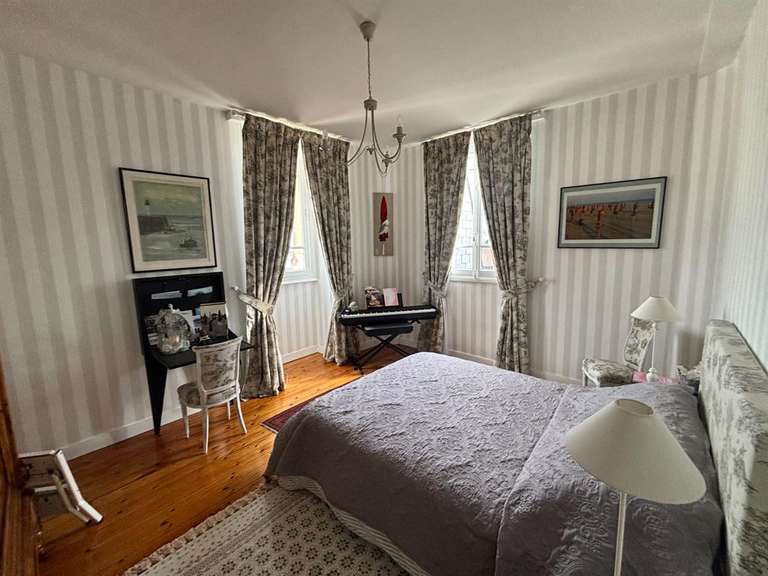 Maison Caen - 5 chambres - 220m²