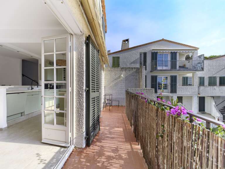 Apartment with Sea view Cagnes-sur-Mer - 4 bedrooms - 128m²