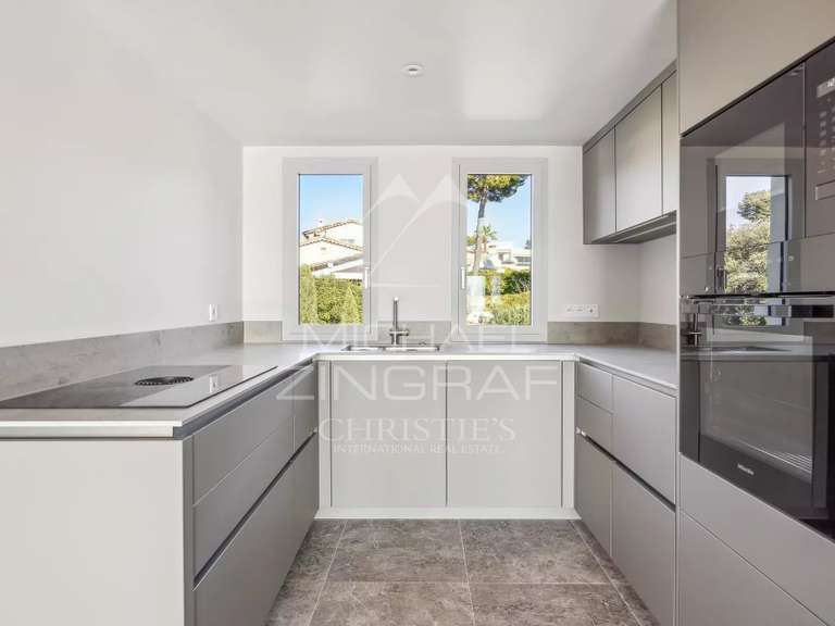 Apartment Cagnes-sur-Mer - 3 bedrooms - 141m²