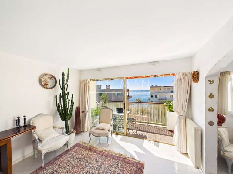 Apartment with Sea view Cagnes-sur-Mer - 3 bedrooms - 109m²