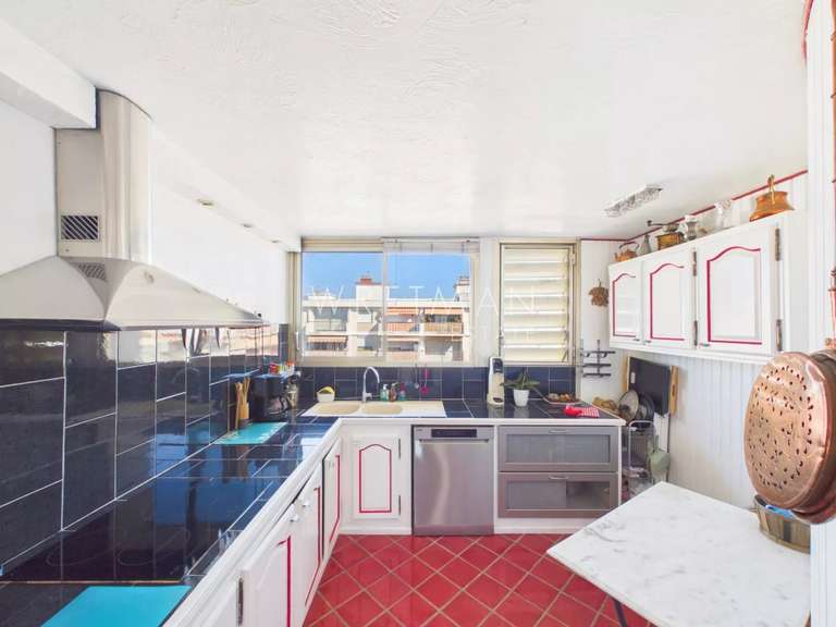 Apartment with Sea view Cagnes-sur-Mer - 3 bedrooms - 109m²