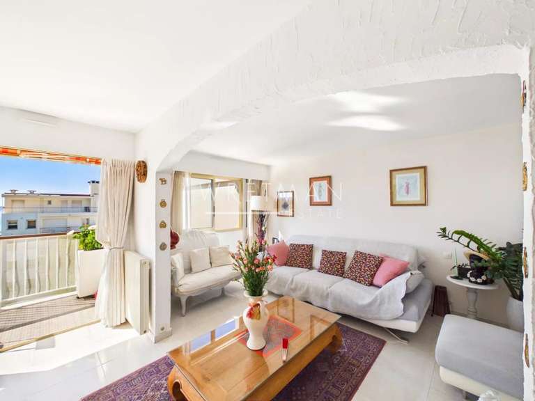 Apartment with Sea view Cagnes-sur-Mer - 3 bedrooms - 109m²