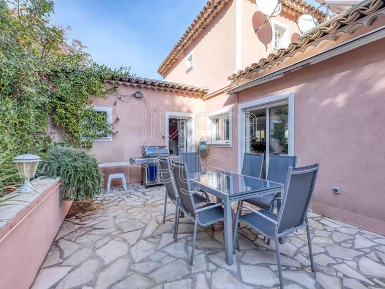 House Cagnes-sur-Mer - 4 bedrooms - 426m²