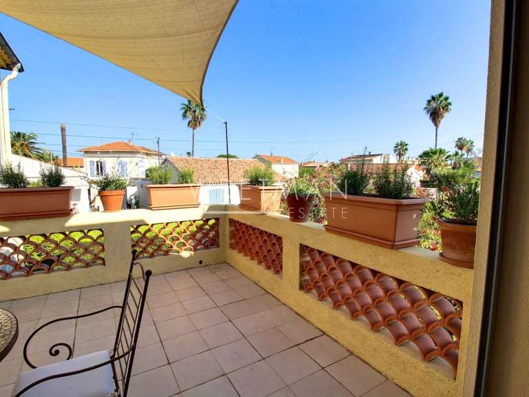 Maison Cagnes-sur-Mer - 4 chambres - 180m²
