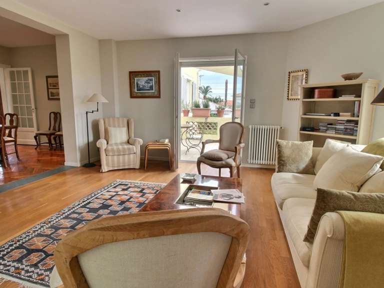 Maison Cagnes-sur-Mer - 4 chambres - 180m²