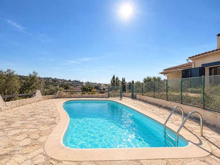 House Cagnes-sur-Mer - 5 bedrooms - 223m²