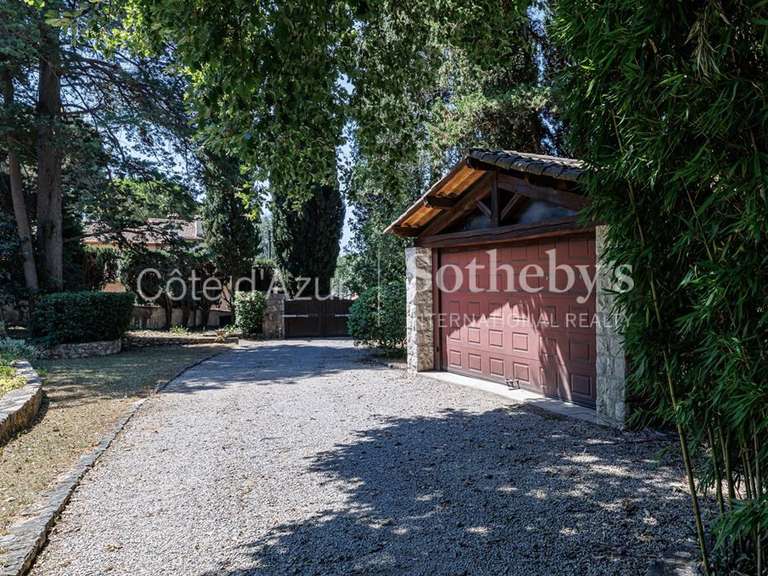 Propriété Cagnes-sur-Mer - 4 chambres - 188m²
