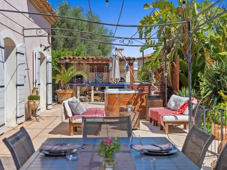 Villa with Sea view Cagnes-sur-Mer - 6 bedrooms - 188m²