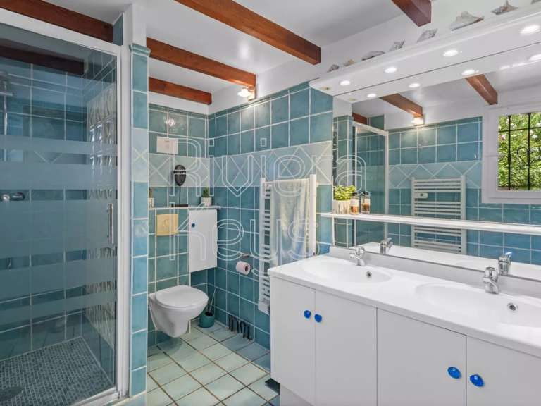 Villa with Sea view Cagnes-sur-Mer - 6 bedrooms - 188m²