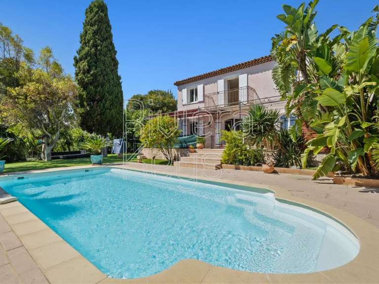 Villa with Sea view Cagnes-sur-Mer - 6 bedrooms - 188m²