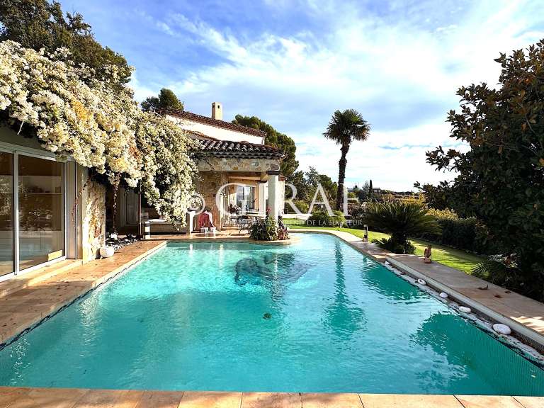 Villa with Sea view Cagnes-sur-Mer - 4 bedrooms - 205m²