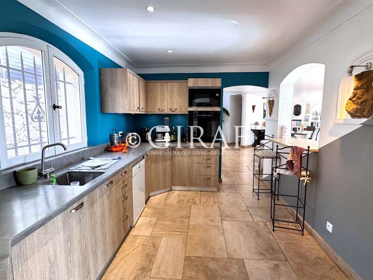 Villa with Sea view Cagnes-sur-Mer - 4 bedrooms - 205m²