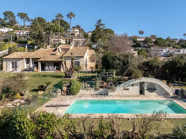 Villa Cagnes-sur-Mer - 4 bedrooms - 180m²