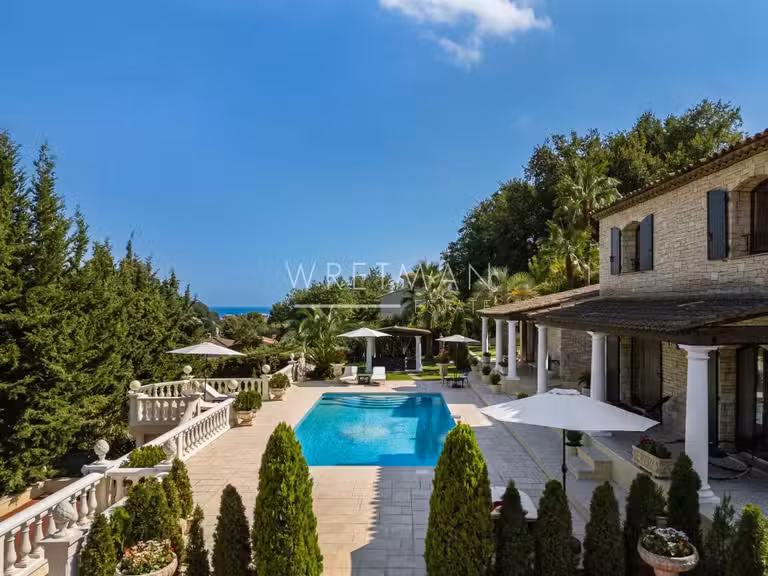 Villa Cagnes-sur-Mer - 4 chambres - 215m²