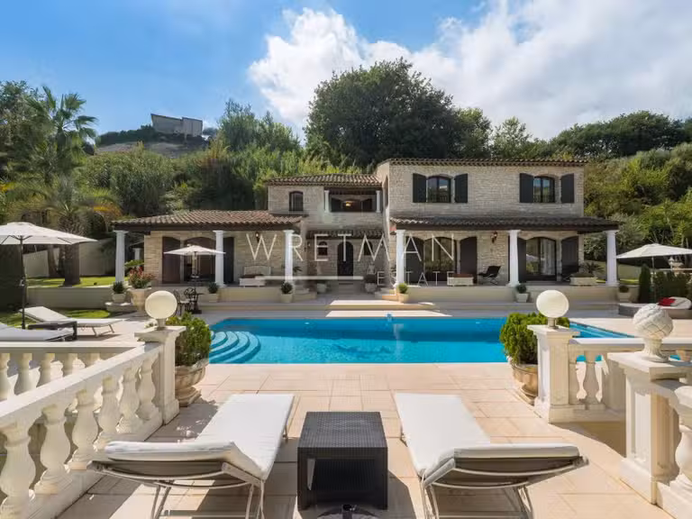 Villa Cagnes-sur-Mer - 4 chambres - 215m²