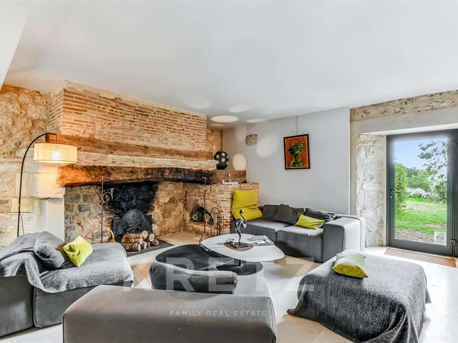 Castle Cahuzac-sur-Vère