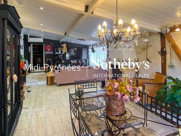 Maison Cahuzac-sur-Vère - 7 chambres - 387m²