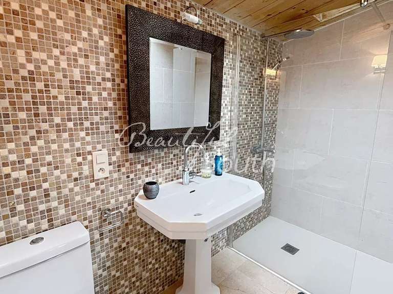 Maison Caixas - 5 chambres - 385m²