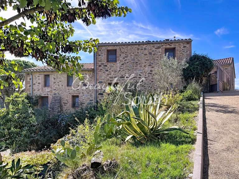 Maison Caixas - 5 chambres - 385m²