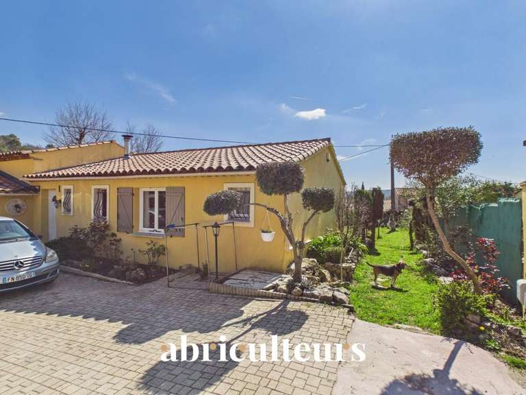 House Callian - 4 bedrooms - 15m²
