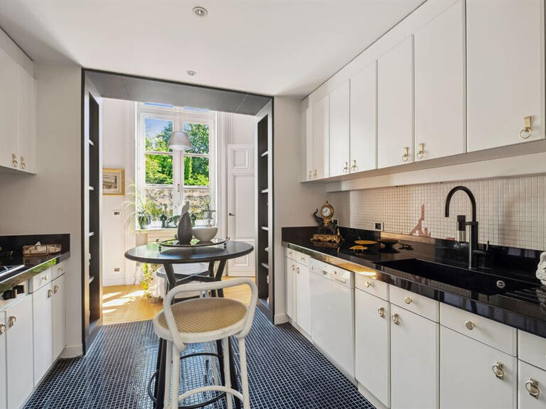 Appartement Caluire-et-Cuire - 3 chambres - 240m²