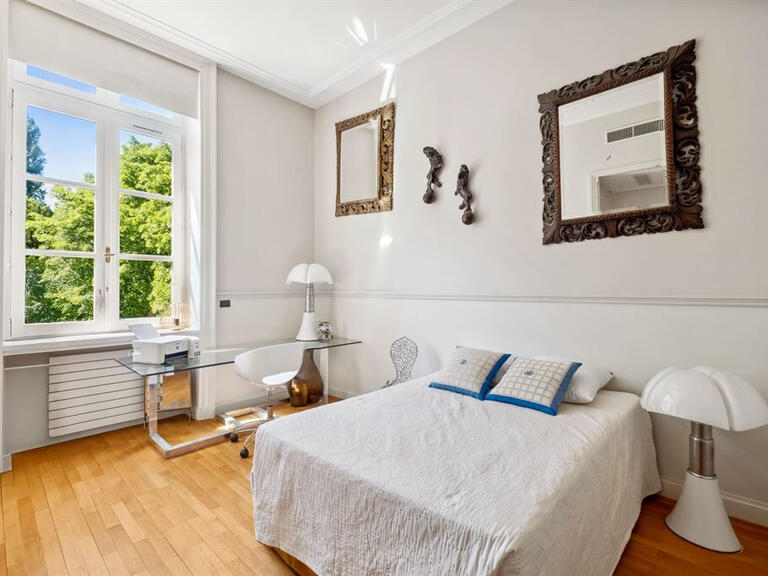 Appartement Caluire-et-Cuire - 3 chambres - 240m²