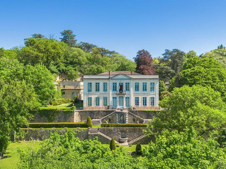 Appartement Caluire-et-Cuire - 3 chambres - 240m²