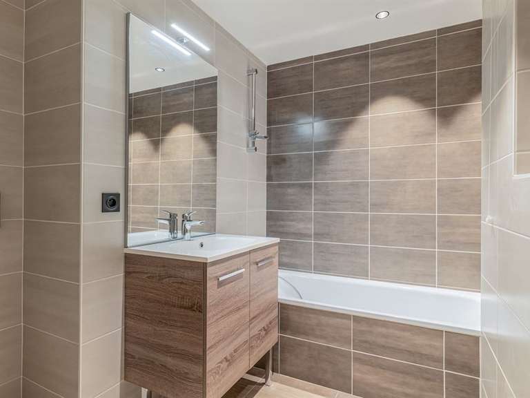 Apartment Caluire-et-Cuire - 4 bedrooms - 143m²