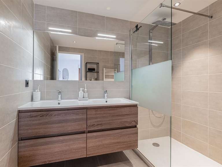 Apartment Caluire-et-Cuire - 4 bedrooms - 143m²