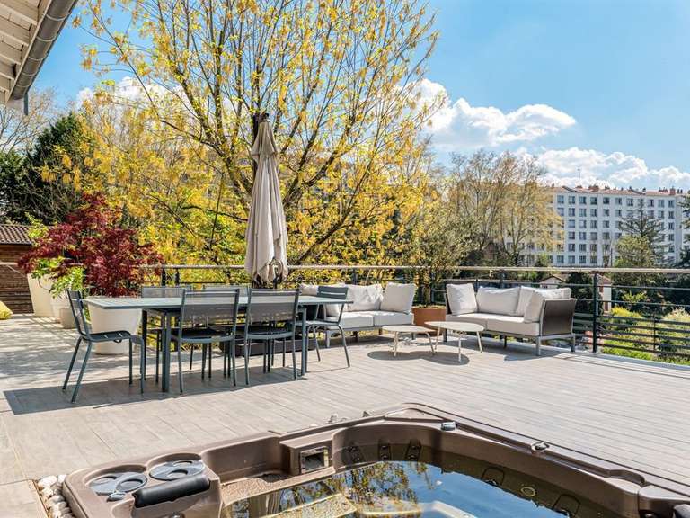 House Caluire-et-Cuire - 5 bedrooms - 307m²