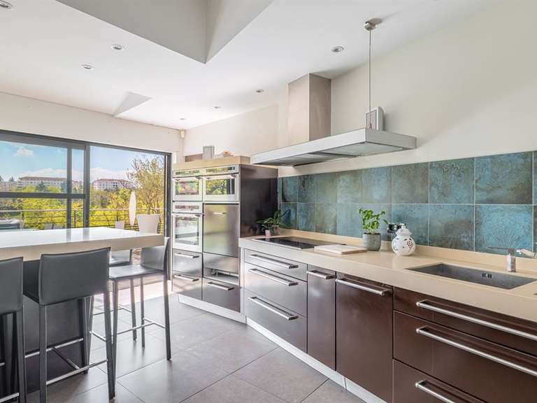 House Caluire-et-Cuire - 5 bedrooms - 307m²