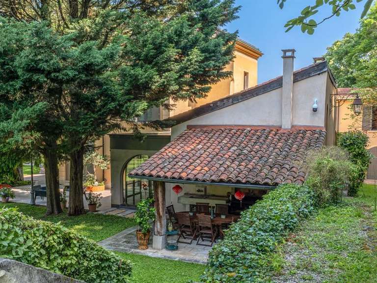 House Caluire-et-Cuire - 7 bedrooms - 300m²