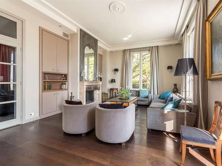 Maison Caluire-et-Cuire - 5 chambres - 394m²