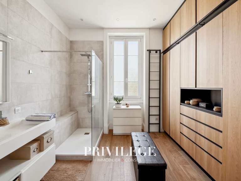 Maison Caluire-et-Cuire - 4 chambres - 250m²