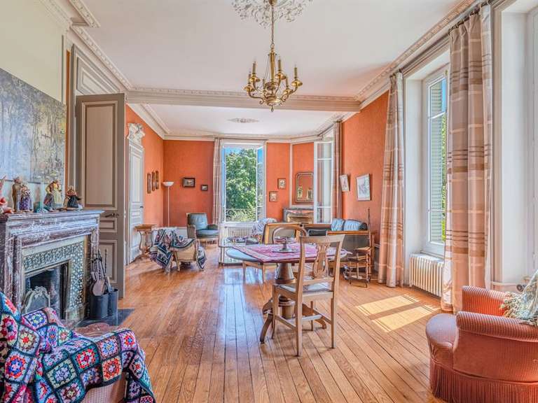 House Caluire-et-Cuire - 450m²