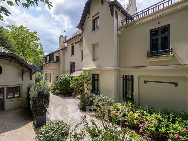 Maison Caluire-et-Cuire - 8 chambres - 500m²