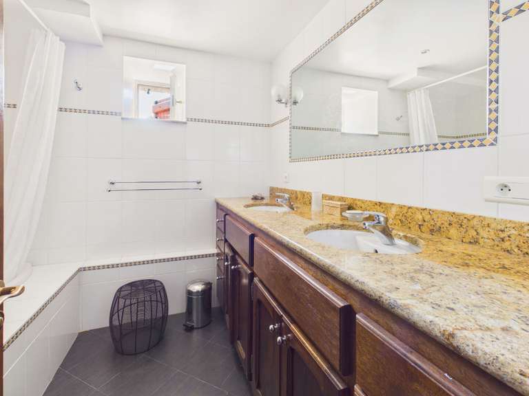 Propriété Calvignac - 5 chambres - 275m²