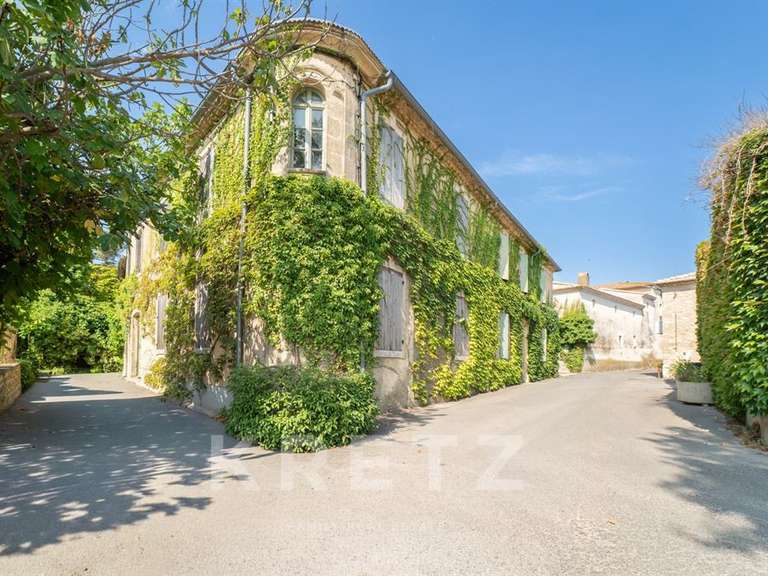 Propriété Calvisson - 10 chambres - 900m²