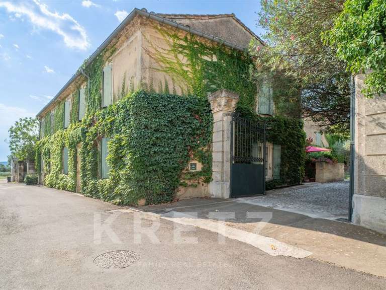 Propriété Calvisson - 10 chambres - 900m²