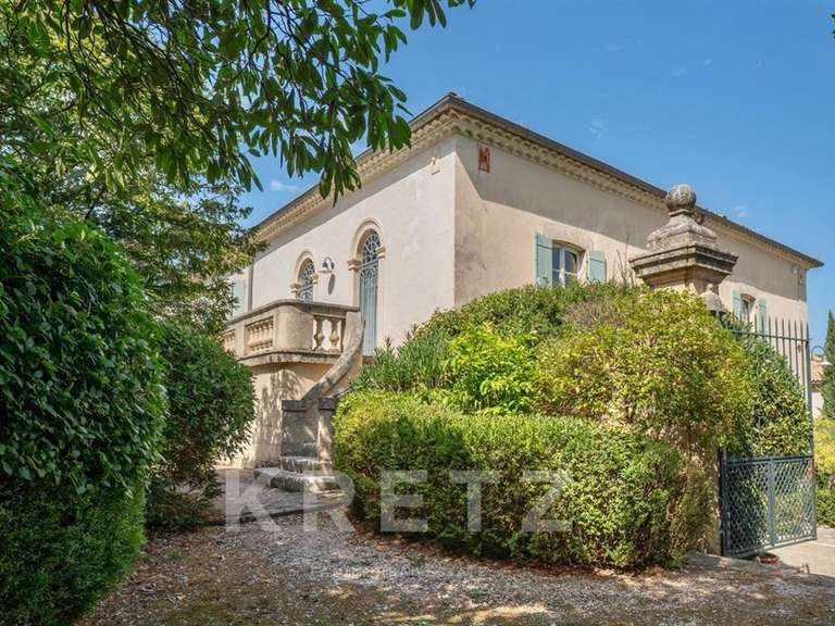 Propriété Calvisson - 10 chambres - 900m²