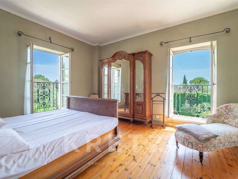 Propriété Calvisson - 10 chambres - 900m²