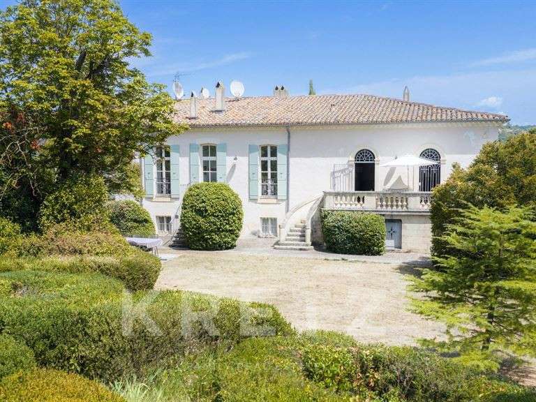Propriété Calvisson - 10 chambres - 900m²