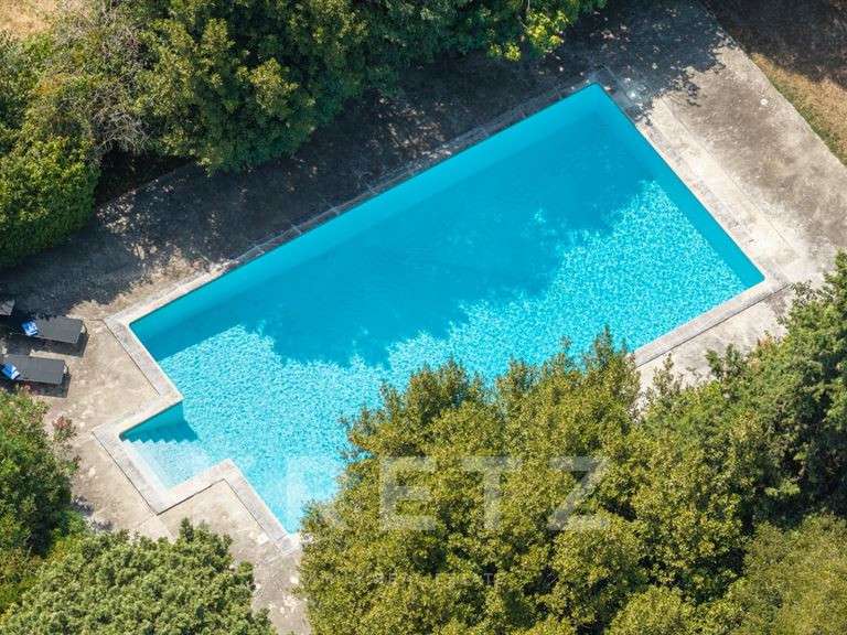 Propriété Calvisson - 10 chambres - 900m²
