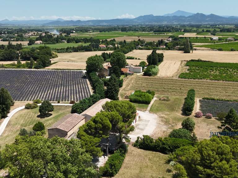 Maison Camaret-sur-Aigues - 5 chambres - 236m²