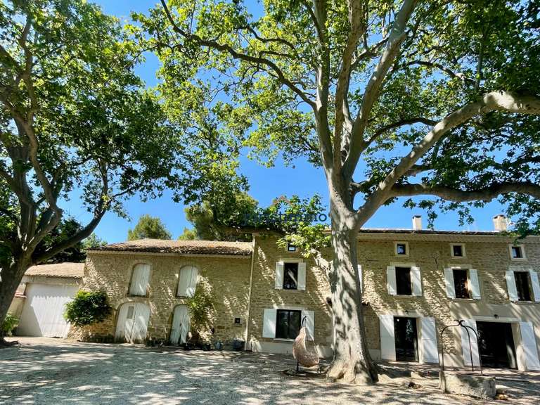 Maison Camaret-sur-Aigues - 5 chambres - 236m²